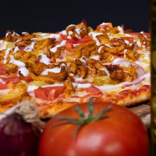Shik Shak Shawarma Pizza